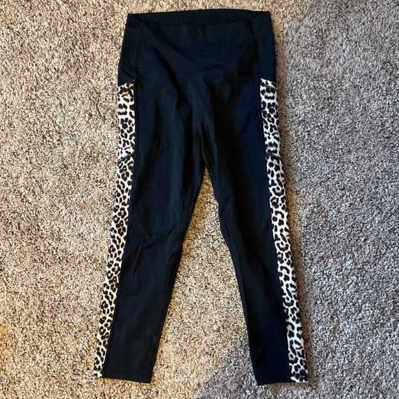 ZYIA Active capris - Picture 1 of 4